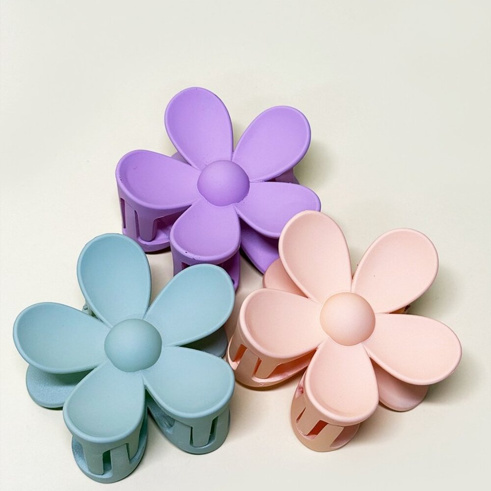 Pastel Daisy Hair Claw Clips – 2‎ Random Colors | 3” Flower Clips